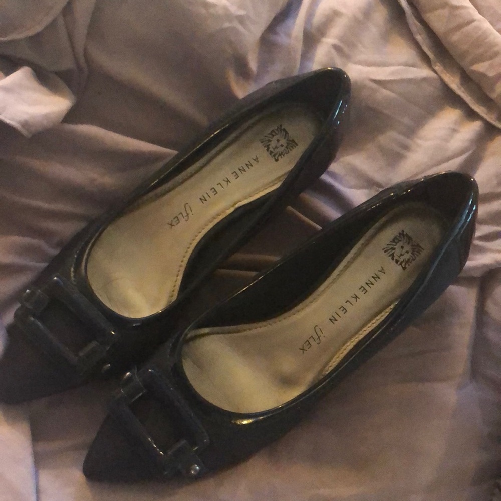 Low heal dressy shoes